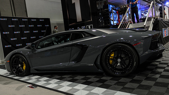 UnderGround Racing TT LP700-4